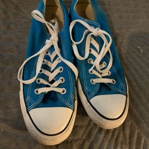 blue low top converse